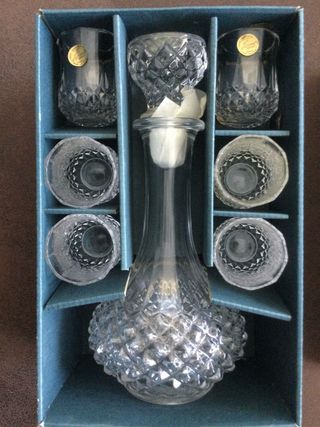 Juego de licor de cristal tallado