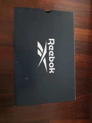 Deportivas Reebok Negras y Blancas