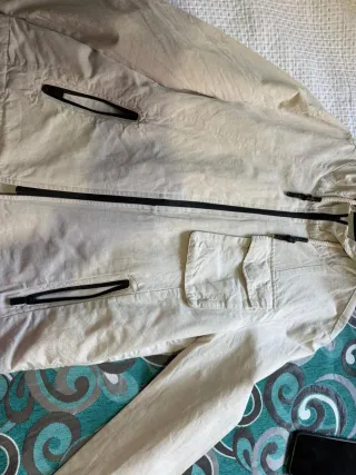 Chaqueta cortavientos hombre beige