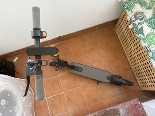 Patinete Xiaomi Mi Electric Scooter Essential