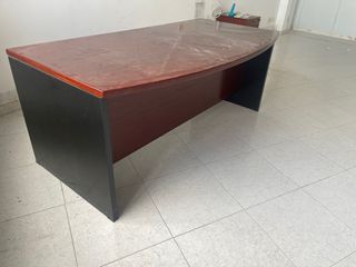 Mesa de despacho de madera maciza