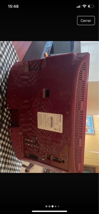 Televisión Sharp Roja