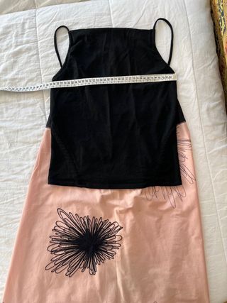 Falda DKNY y Top Pennyblack