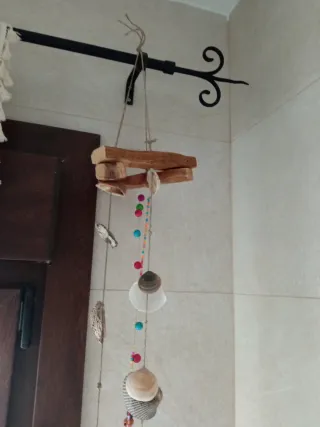 Colgante artesanal conchas y abalorios