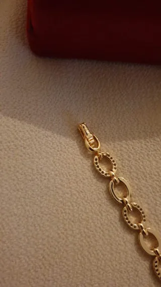 Pulsera eslabones dorados con circonitas