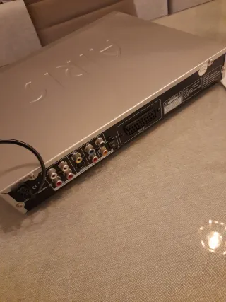 Reproductor DVD AIRIS con Mando y Cable SCART