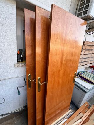 4 Puertas Marrones Madera