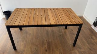 Mesa de exterior madera y metal