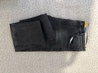 Pantalón vaquero gris casi nuevo