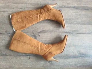 Botas altas marrones talla 39 Andrea Ortiz