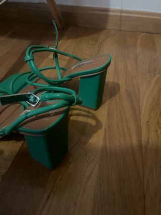 Sandalias tacón verde Primark talla 38