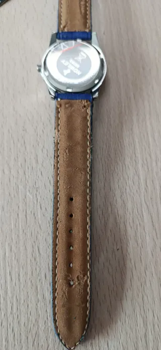 Reloj Nowley juvenil azul y plateado. nuevo