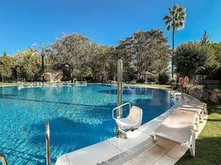 Piso en alquiler en Los Naranjos - Las Brisas en Marbella