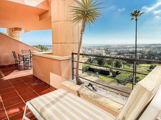 Piso en alquiler en Los Naranjos - Las Brisas en Marbella