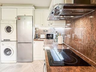 Piso en alquiler en Los Naranjos - Las Brisas en Marbella