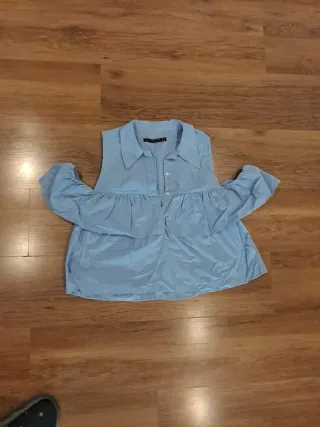 Camisa Zara mujer hombros descubiertos azul