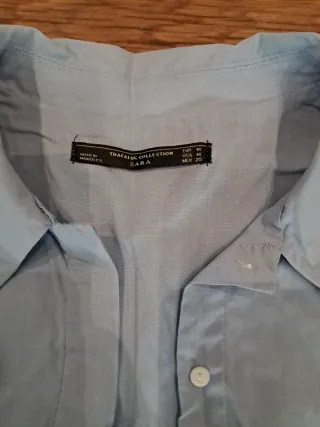 Camisa Zara mujer hombros descubiertos azul