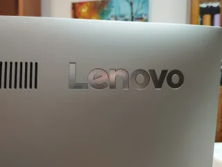 Computador Lenovo com câmara incorporada