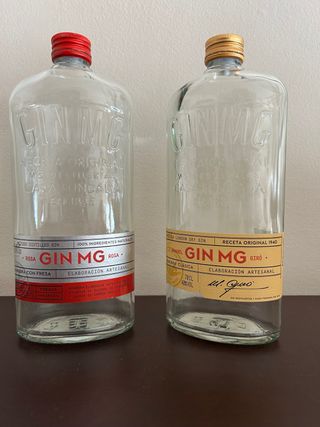2 bottiglie vuote Gin MG Rosa e Giro