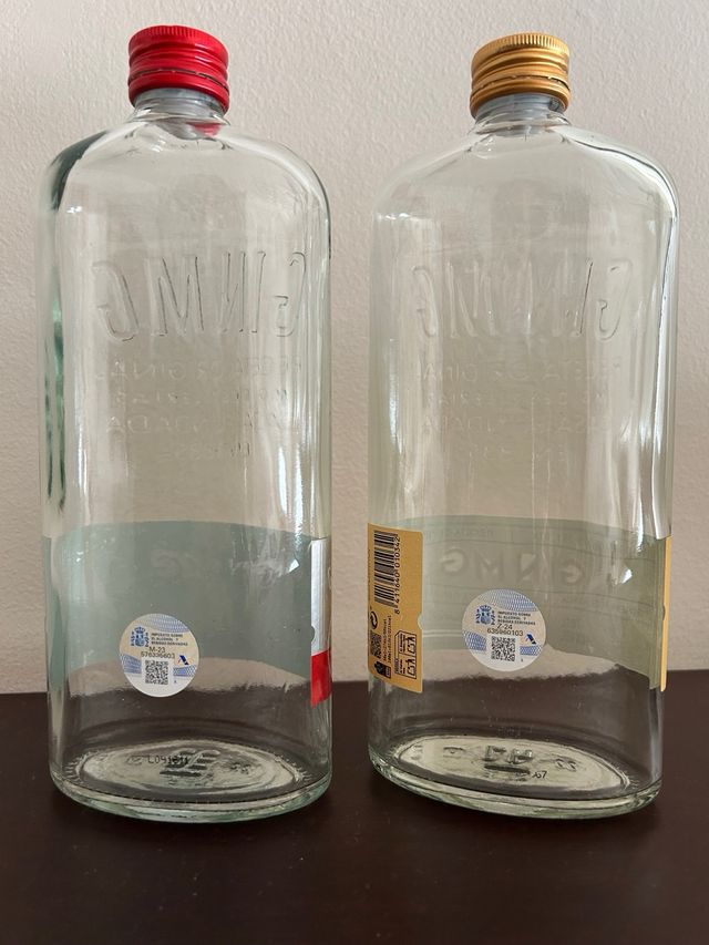 2 bottiglie vuote Gin MG Rosa e Giro