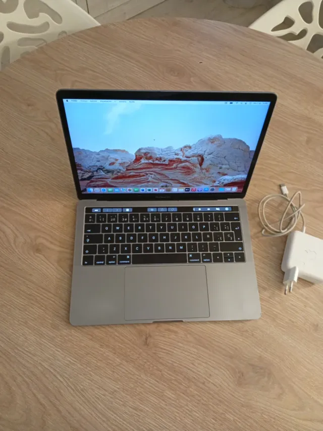 MacBook Pro A1706 Touch Bar