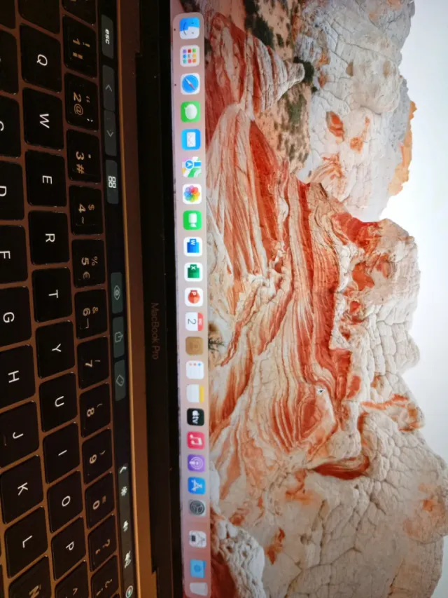 MacBook Pro A1706 Touch Bar