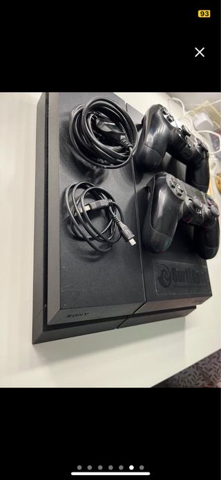 Play Station 4 + 2 mandos