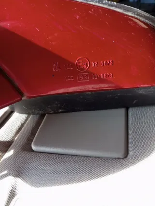 Retrovisor Izquierdo Chevrolet Trax Rojo