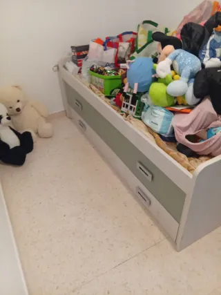 Nido para niños semi nuevo