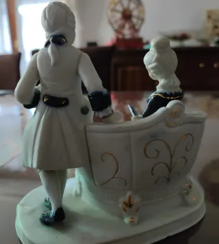 Statua porcellana coppia barocca