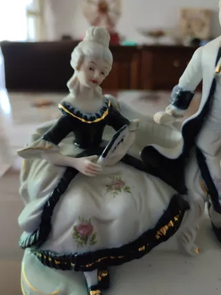 Statua porcellana coppia barocca