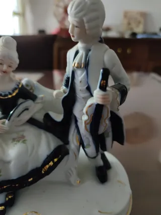 Statua porcellana coppia barocca