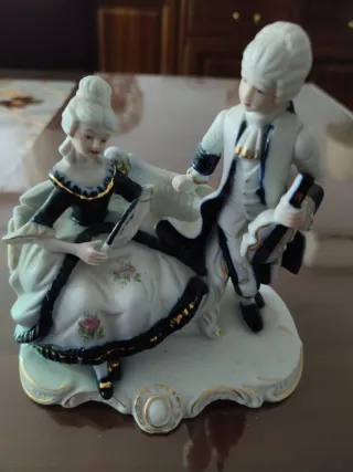 Statua porcellana coppia barocca