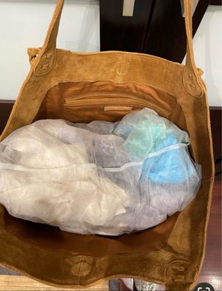 Bolso piel flecos de Zara