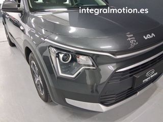 Kia Niro 1.6 GDi HEV 104kW (141CV) Concept