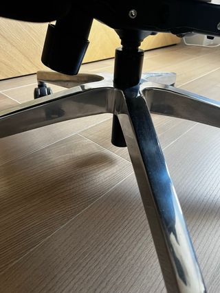 Silla ergonómica de oficina negra