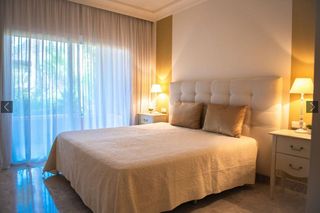 Piso en venta en Los Naranjos - Las Brisas en Marbella