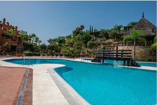 Piso en venta en Los Naranjos - Las Brisas en Marbella