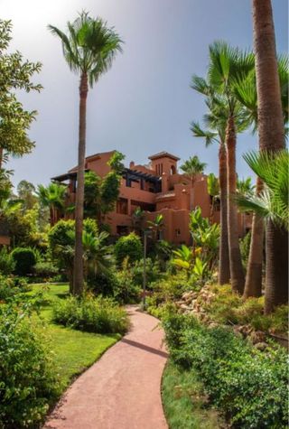 Piso en venta en Los Naranjos - Las Brisas en Marbella