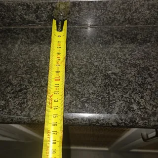 Cubreradiador blanco y dorado