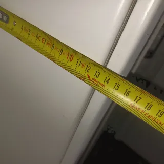 Cubreradiador blanco y dorado