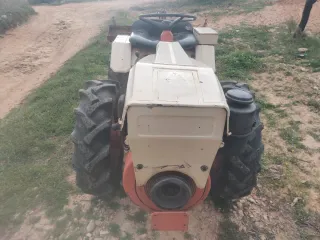 Lote Tractor con cultivador y pulverizador