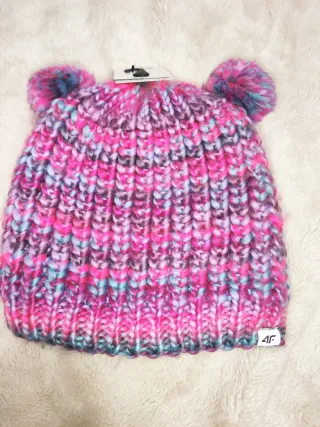 Gorra 4F multicolor pompón orejas