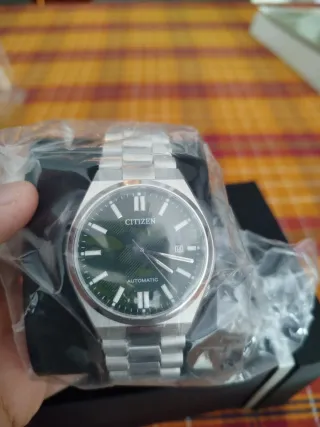 Citizen Tsuyosa Verde Militar nuevo sin estrenar
