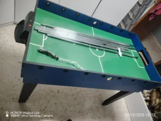 Mesa de billar con accesorios