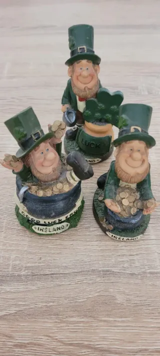 Duendes de la suerte con olla de oro