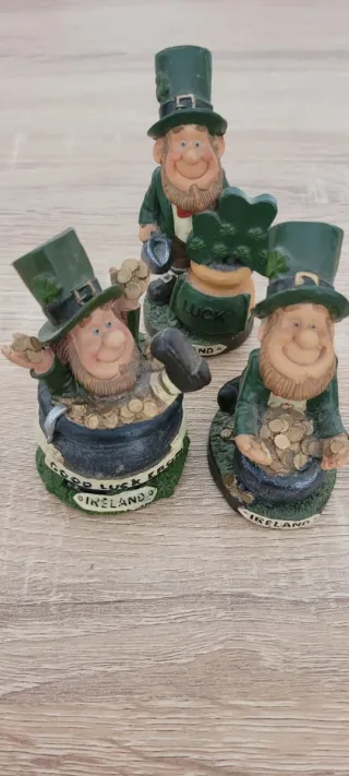 Duendes de la suerte con olla de oro