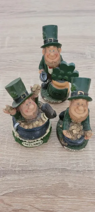 Duendes de la suerte con olla de oro