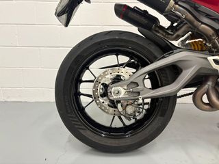 DUCATI STREETFIGHTER V2 S