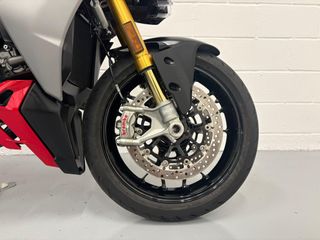 DUCATI STREETFIGHTER V2 S